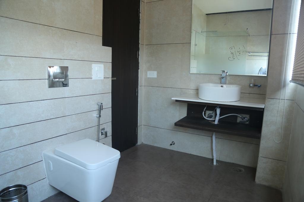 Hotel Hardy'S World Ludhiana Zimmer foto